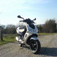 Peugeot Speedfight 2 (MUSIC)