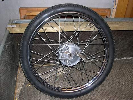 Puch MS50 - Nu ser de sådan ud, - nye fælge og eger billede 13