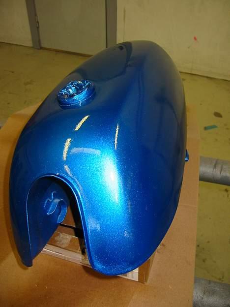 Suzuki K50 B - Færdigmalet tank billede 10