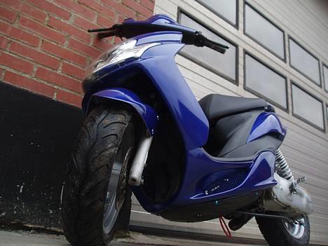 Yamaha Jog R LC - Her er der et billede af min ny malet blok, opfra billede 1