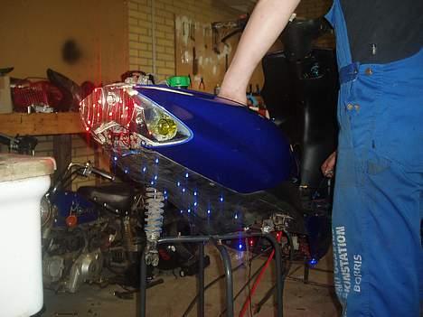 Yamaha Jog R LC - Her kan du se nogle af dioderne... billede 3