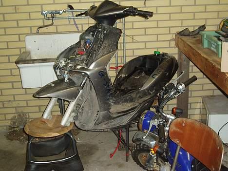 Yamaha Jog R LC - Et billede hvor der er de gamle skjolde på... billede 4