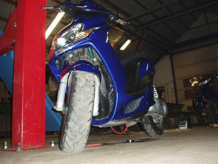 Yamaha Jog R LC - Forfra... mangler skærm over hjul billede 9