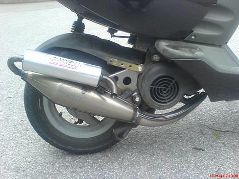Aprilia Sonic *Skadet* - Mit nye udstødning :) er sku glad for det billede 4