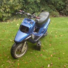 Yamaha booster nymalet / SOLGT