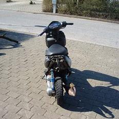 Aprilia     sonic "Solgt"
