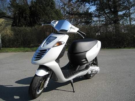 Aprilia Sonic, Perlemor (SOLGT) billede 10