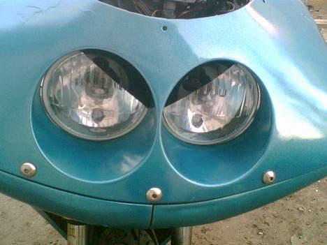 Derbi GPR 50R ****SMADRET**** - Fronten med øjenskygge billede 2