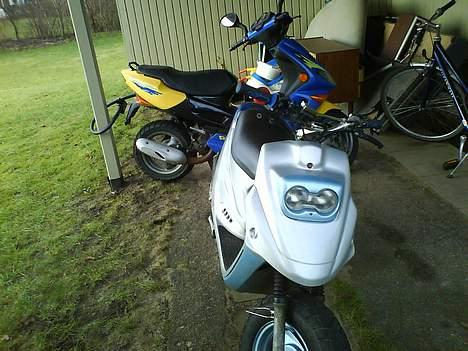 PGO Hot 50 solgt - taget med min mobil billede 2