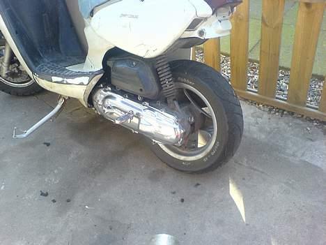 Yamaha Bump - Projekt - Så blev varioatorskjoldet gjort rent efter en hård vinter med salt og sne. OBS. ikke taget i solen. ;) billede 17