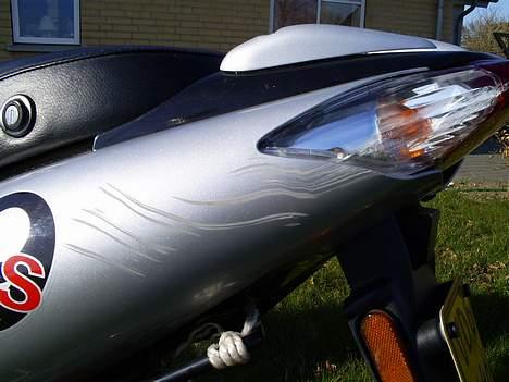 Kymco Super 9 (smadret igen) - nogle ordenlige ridser - trist billede 8
