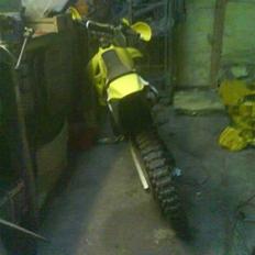 Suzuki 85ccm høj (Solgt)