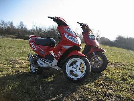 Peugeot speedfight solgt S:<33 - mig og min vens big max ;D billede 13