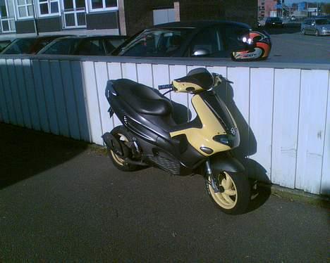 Gilera Stalker AC - Et billede af min gamle Runner ´ Taget en dejlig sommerdag i Marts ved Havnen i Randers ´ :) ( d. 27-Marts-2007 ) billede 5