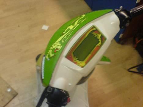 Yamaha Jog AS SOLGT - Har malet mit Skjold ved speedo billede 14