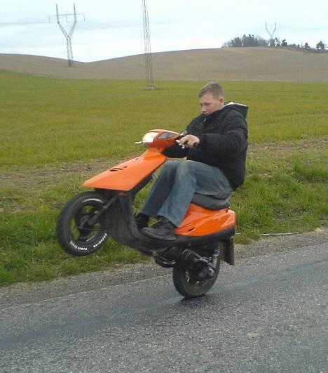 Yamaha Jog # PEPSI'S RACER # - Mmh, livet på baghjul . . :b billede 1