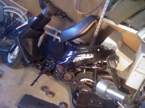 Yamaha JOG FS   TAGET AF PANSERE - FØR billede 4