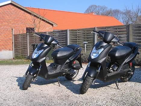 Kymco agility 50 SOLGT  - som den står lige pt.. og efter nogle smådele var bestilt, bla. frontskjold og lygte., billede 11