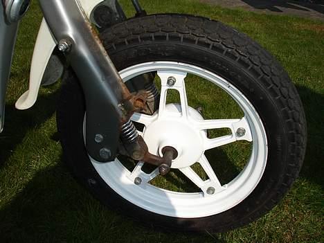 Suzuki Fz 50# Solgt - Her skal du se at det er blevet malet billede 6