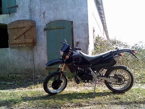 Suzuki SMX - Solgt :\ - Ved en nedlagt gård ,, billede 11