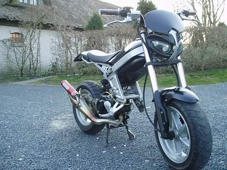 Suzuki Street Magic - Forfra billede 3