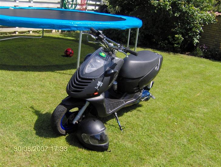 Aprilia Sonic 50cc - BYTTET - Nyt - D. 3/6-2007 billede 2
