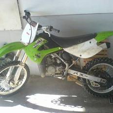 Kawasaki KX 85    **SOLGT**