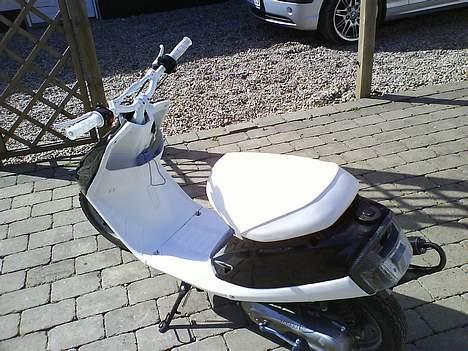 Yamaha jog SOLGT billede 2