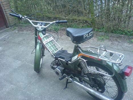 Puch Bytte TIl Zip og penge !  - 90 % færdig den mangler lidt gejl ting i nu ! men det er en helt anden motor end den jeg købte den med ! billede 8