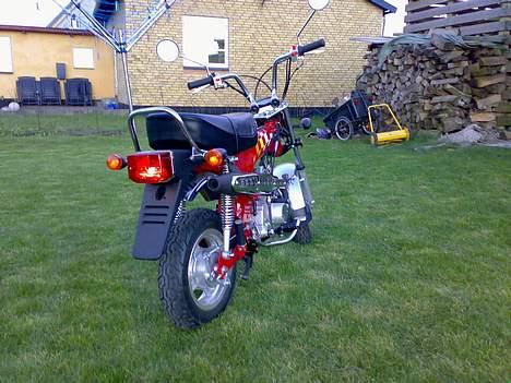 Honda dax (skyteam) billede 4