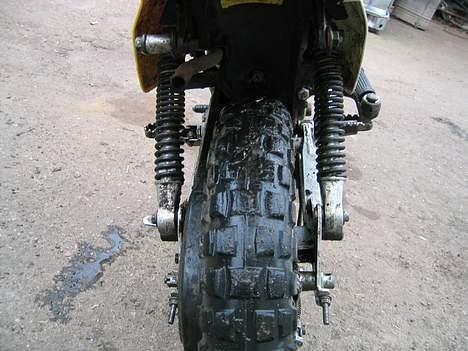 Suzuki jr 50 - det slidte bagdæk heeh billede 3