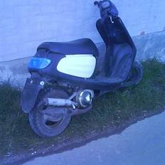 Yamaha jog space solgt