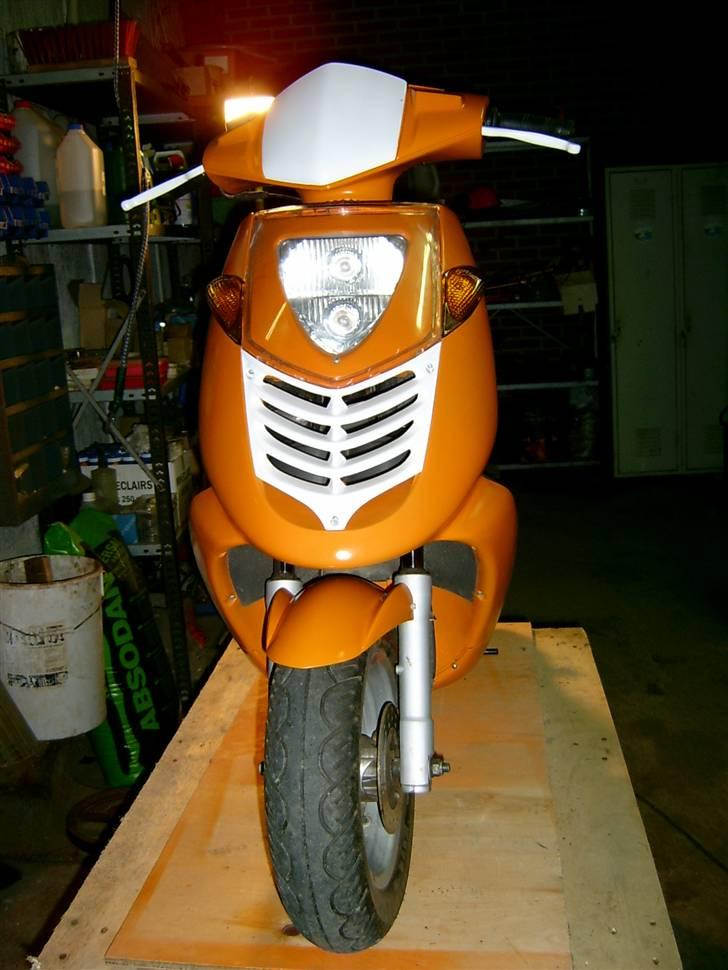 Aprilia Sonic GP (SOLGT !!) -  Så er den færdig , blev malet idag den 25 juli 2007 billede 4