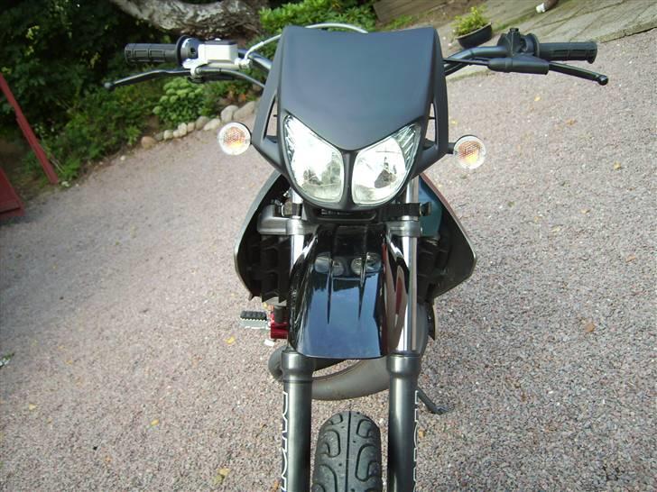 Derbi senda sm X-treme  solgt - klare blinklys glas. og front klistermærket er fjernet....               billede 4