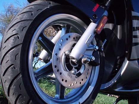 Yamaha jog r SOLGT!!! - sikke et hjul hva? billede 4