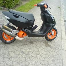 Aprilia •• Sonic AC SÐ _ Hc'