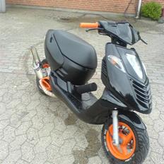 Aprilia •• Sonic AC SÐ _ Hc'