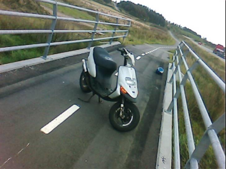 Gilera stakler skole scooter - den bliver vild billede 1