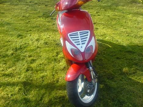 Piaggio Evo NRG Mc3 STJÅLET! - Lige fået den, hjemme i haven :D billede 3