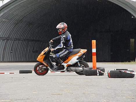 Piaggio NRG baneracer (SOLGT) billede 3