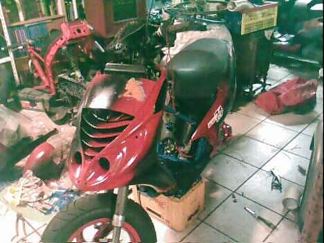 Piaggio NRG baneracer (SOLGT) billede 5