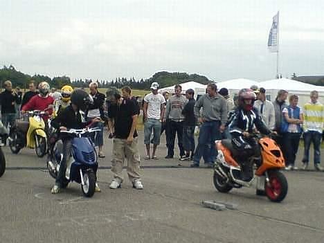 Piaggio NRG baneracer (SOLGT) billede 6