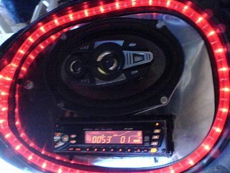 Aprilia Rally Evo ac. (Solgt) - Har et 12v batteri til både anlæg og lys, som oplades automatisk når jeg kører ! billede 3