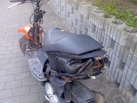 Aprilia rally - er i gang med at tage skjolde af den  billede 2