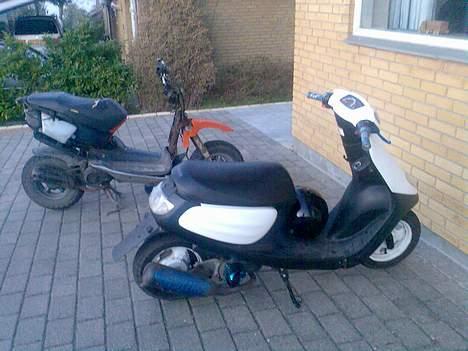 Aprilia rally - er i gang med at tage skjolde af den  billede 3