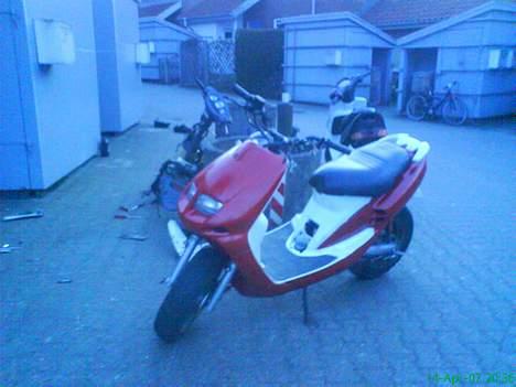 Sym jet 50 solgt  billede 1