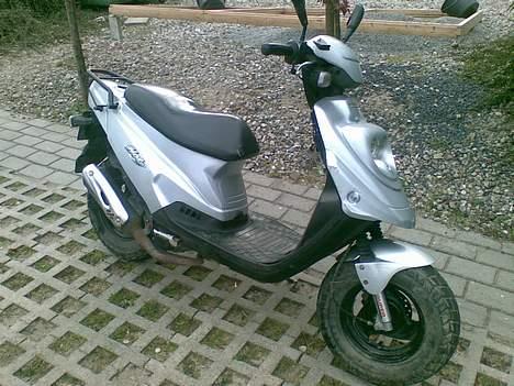 PGO Hot 50 solgt  billede 1