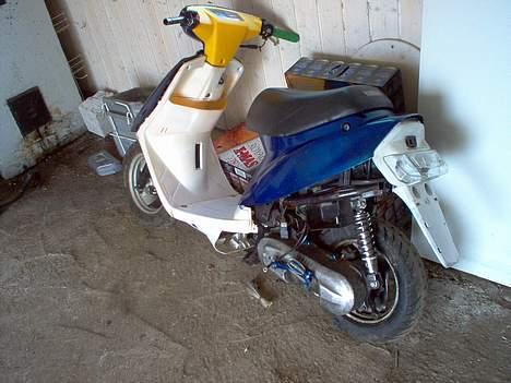 Yamaha jog SOLGT. billede 2