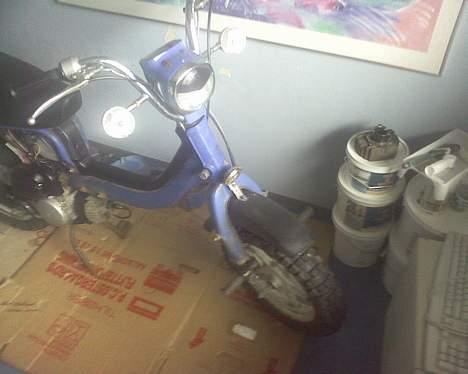 Suzuki fz50 solgt 3 Kg - Bad look på forlygten (: billede 2