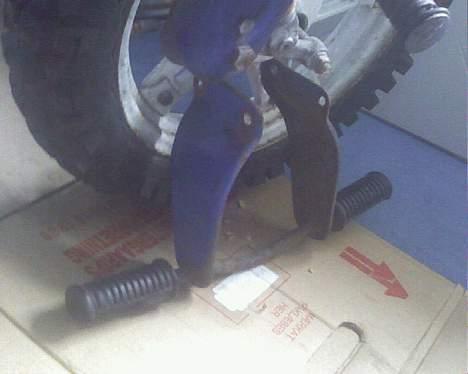 Suzuki fz50 solgt 3 Kg - std fodstøtter ikke påmonteret på dette tidspunkt da vi leger lidt med den for tiden ved cylinder (: billede 10